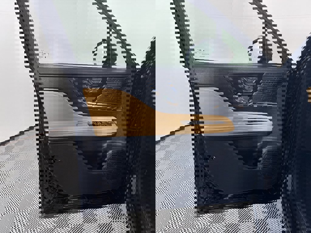 Used 2022 Lincoln Corsair Reserve w/ Equipment Group 201A image 28