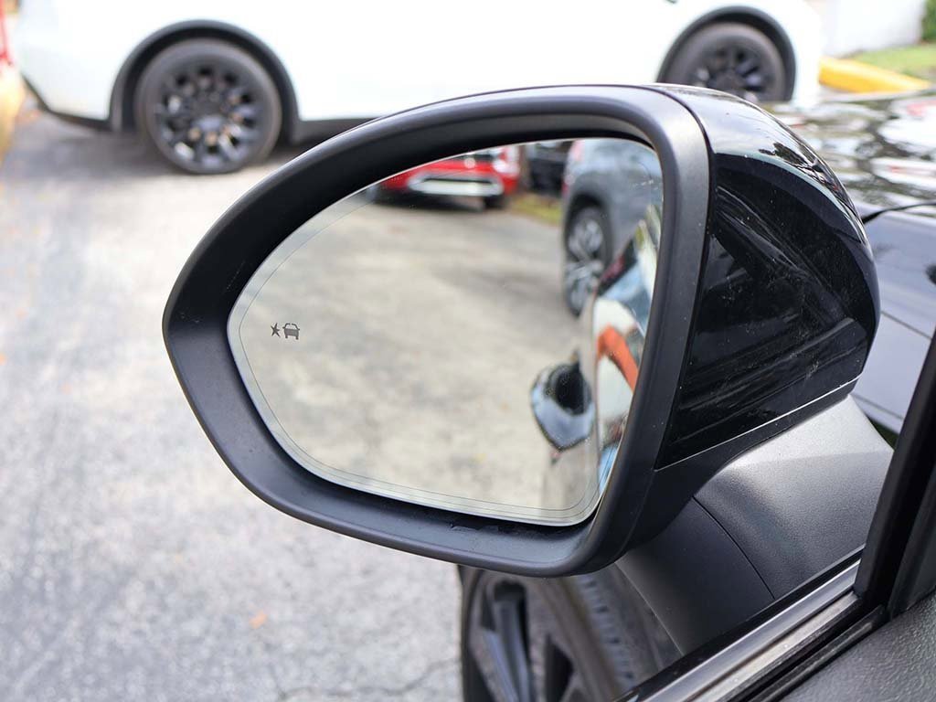 Used 2023 Buick Envision Essence w/ Sport Touring Package image 43