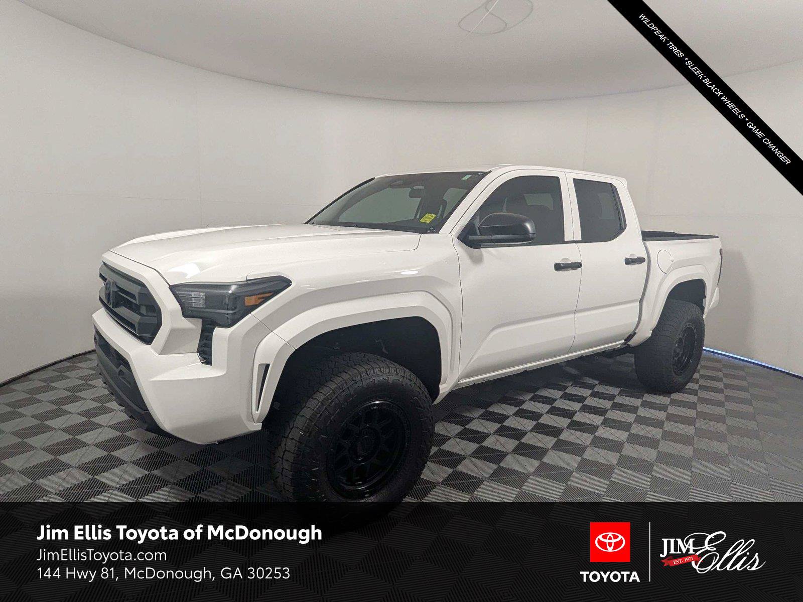 Used 2025 Toyota Tacoma SR AWD/4WD image 1