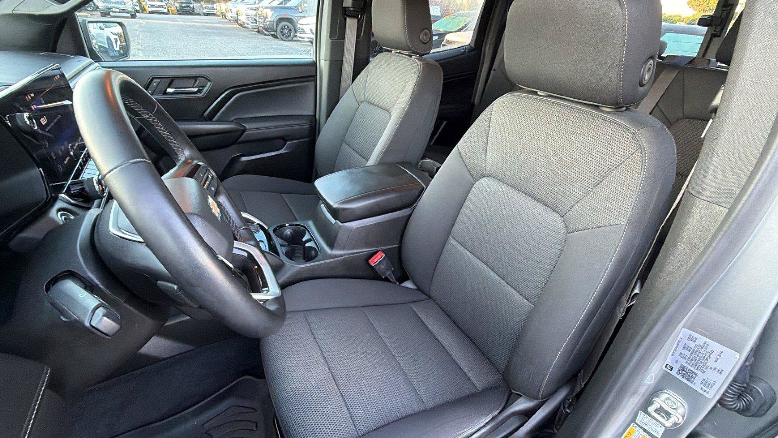 Used 2024 Chevrolet Colorado LT w/ LT Convenience Package RWD image 4