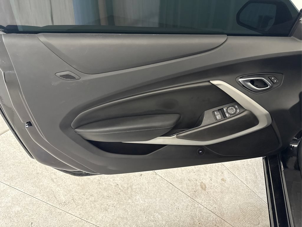 Used 2021 Chevrolet Camaro LT RWD image 31