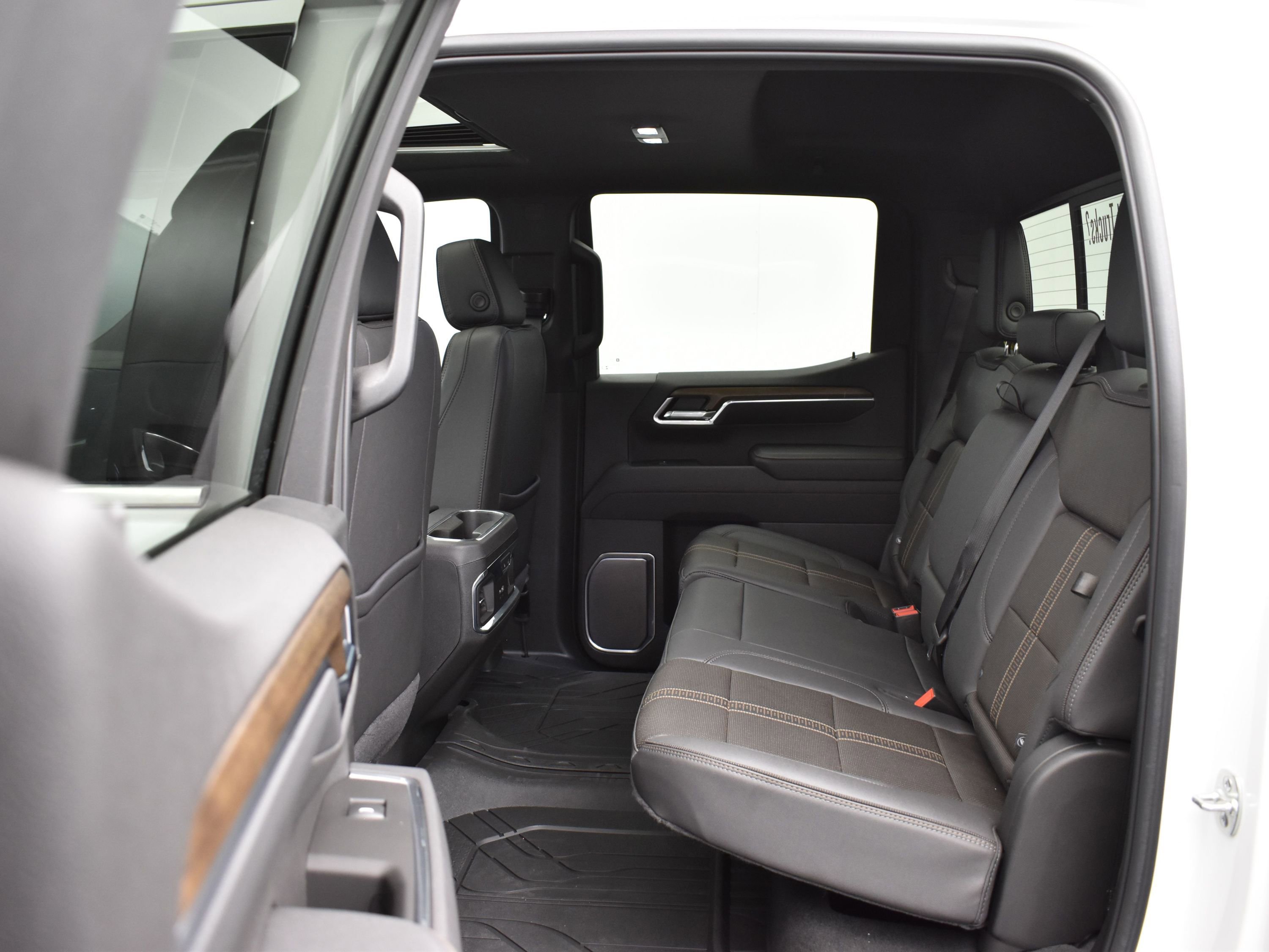 Used 2025 Chevrolet Silverado 1500 High Country image 10