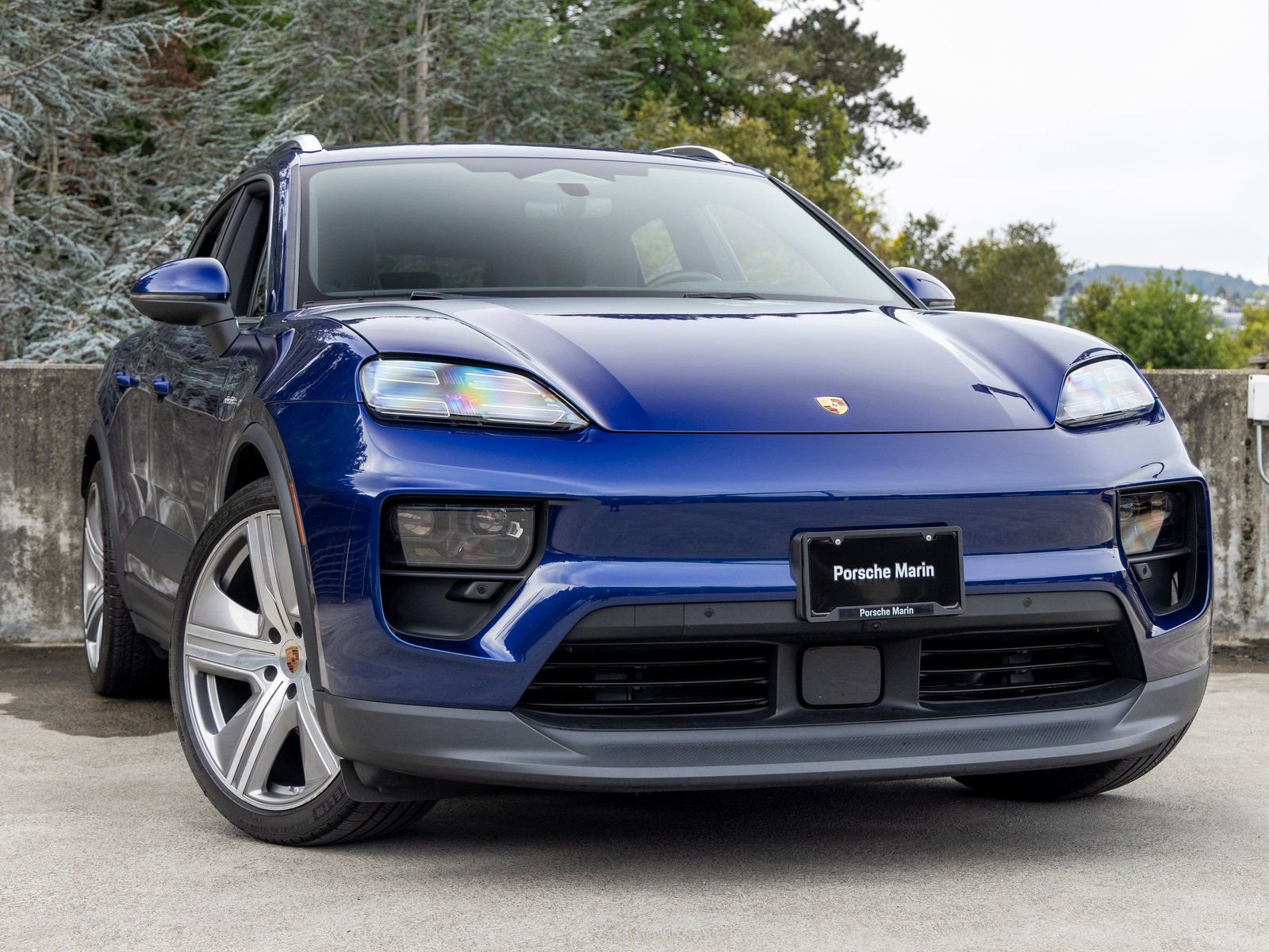 Used 2024 Porsche Macan 4 Electric image 9
