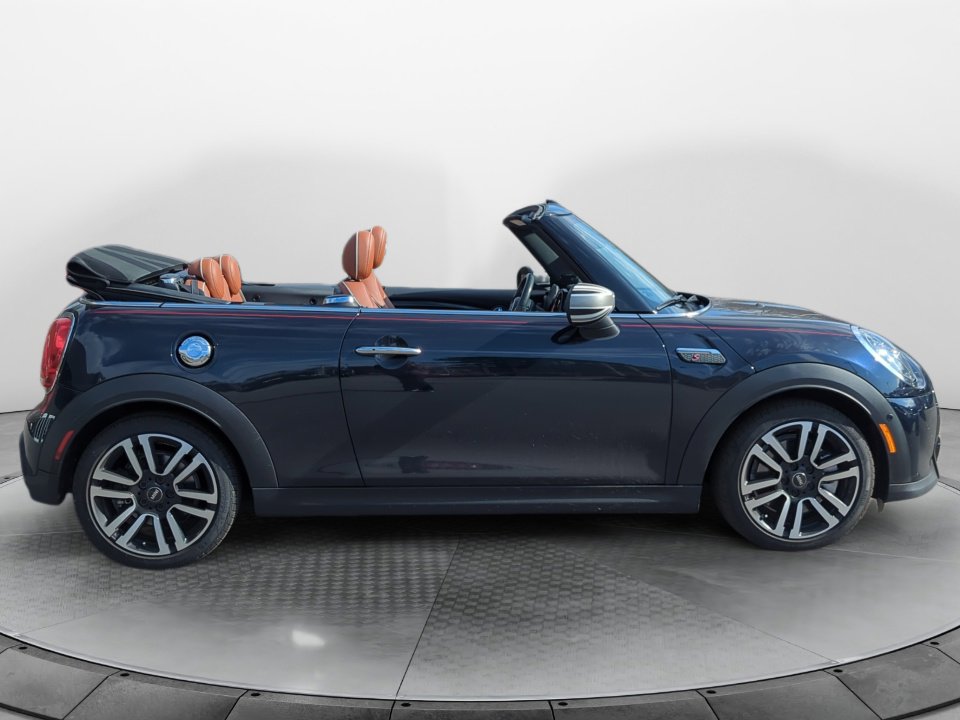Used 2022 MINI Cooper S w/ Driver Assistance Package image 8