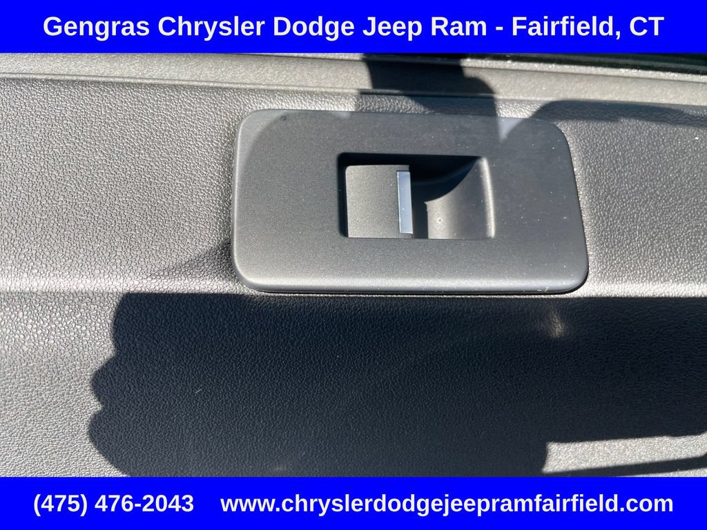 Used 2019 Land Rover Discovery Sport HSE AWD/4WD image 38