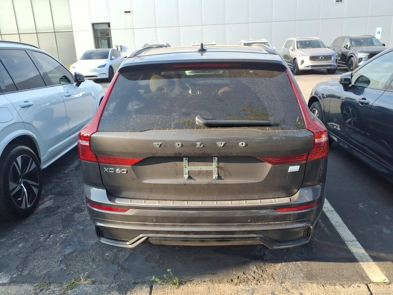 Certified 2024 Volvo XC60 T8 Ultimate w/ Protection Package Premier AWD/4WD image 7