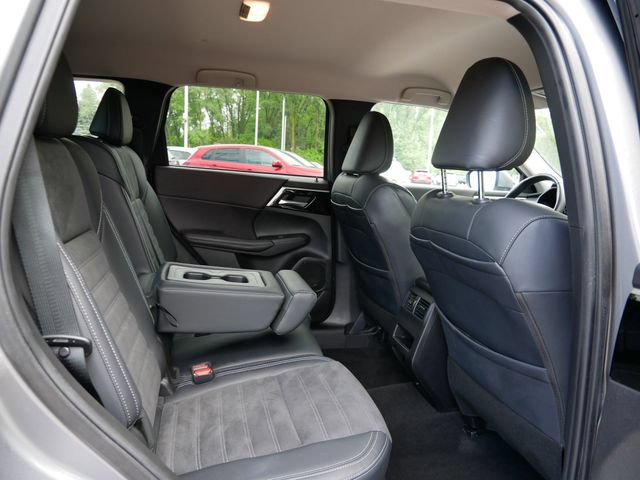 Used 2024 Mitsubishi Outlander SE AWD/4WD image 9