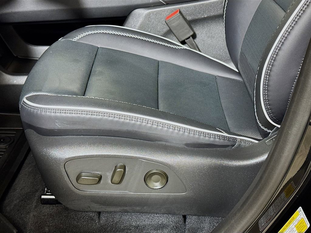 Certified 2025 GMC Acadia Denali w/ Super Cruise Package image 18