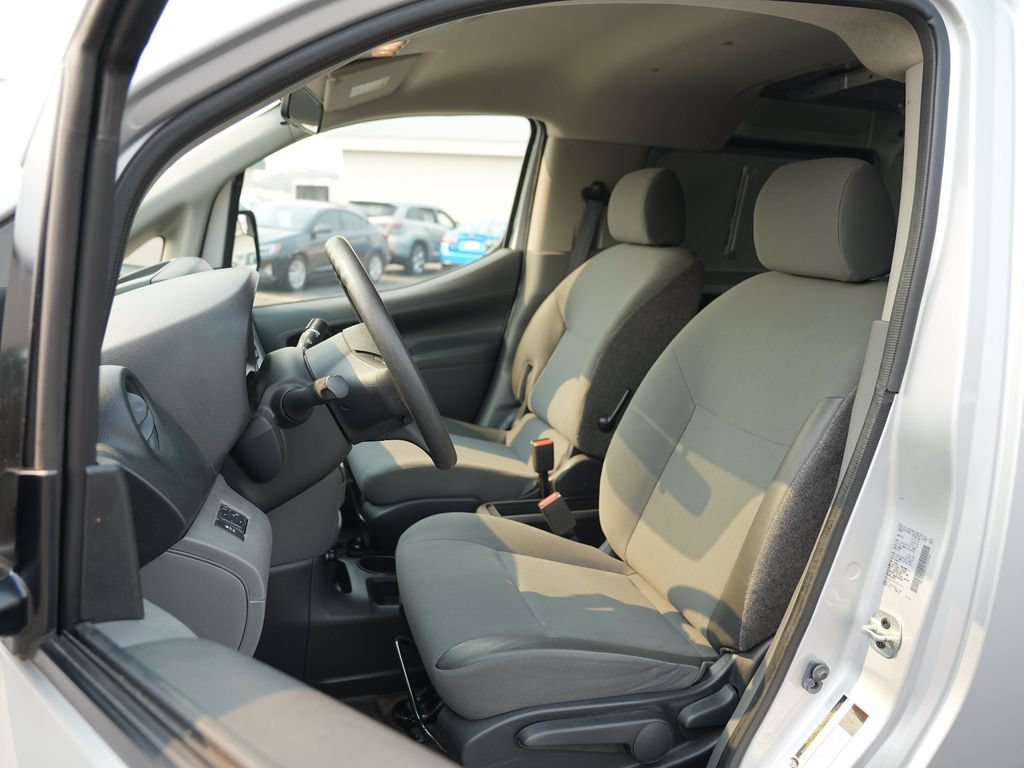 Used 2017 Chevrolet City Express LT w/ Technology Package FWD image 12