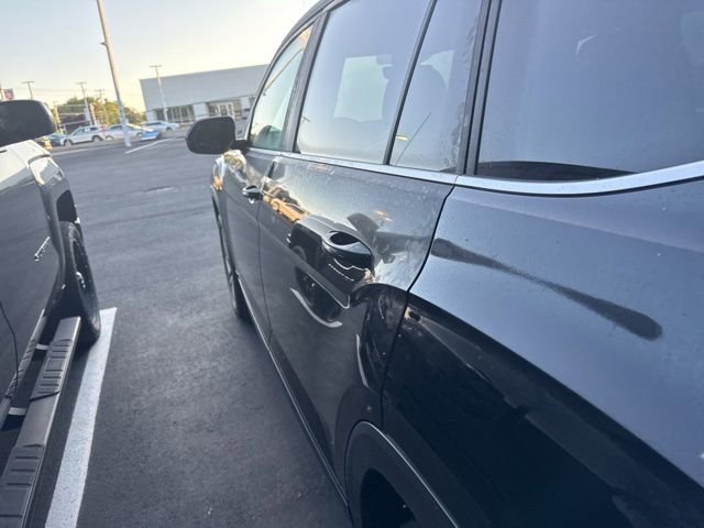 Used 2024 Volkswagen Atlas SE w/ Panoramic Sunroof Package FWD image 10