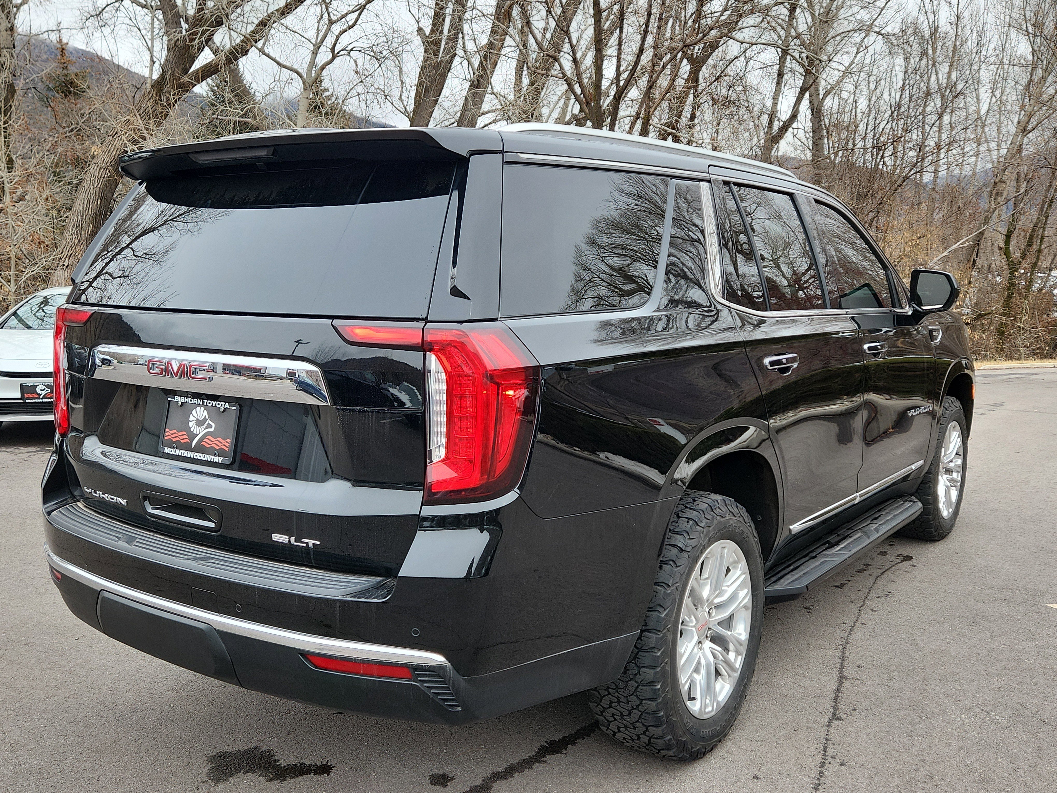 Used 2023 GMC Yukon SLT image 4