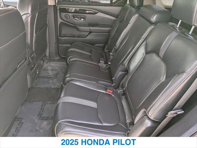 Certified 2025 Honda Pilot Touring image 22