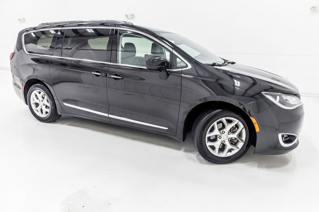 Used 2019 Chrysler Pacifica Touring-L Plus image 9