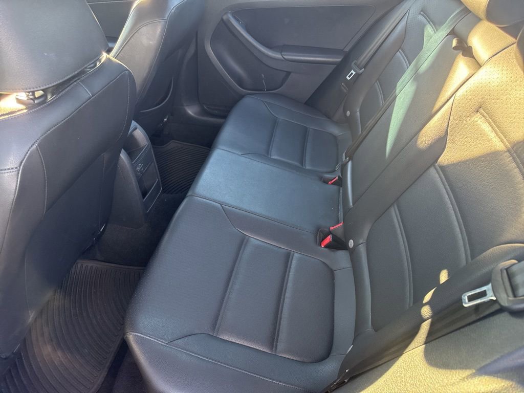 Used 2018 Volkswagen Jetta Wolfsburg Edition image 9