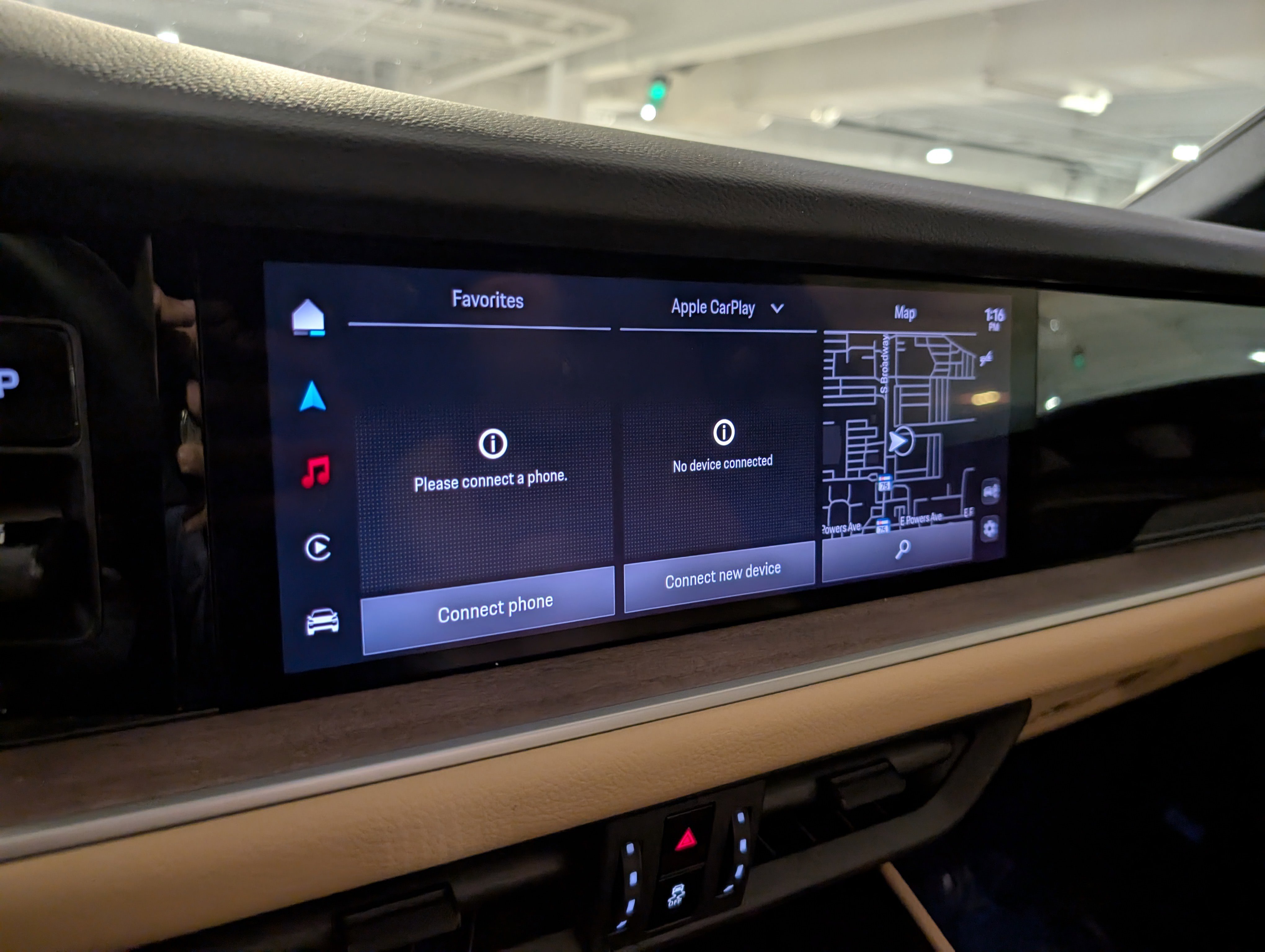 Used 2025 Porsche Cayenne image 37