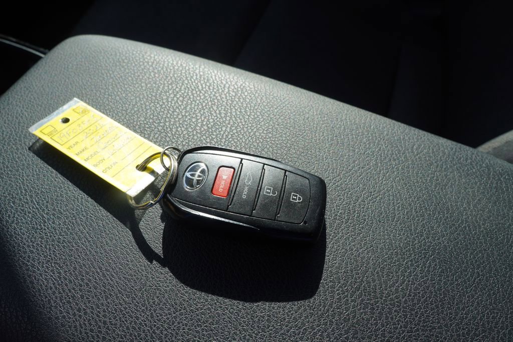 Used 2025 Toyota Camry LE image 2