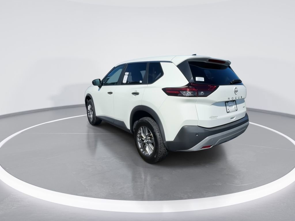 Used 2023 Nissan Rogue S image 6