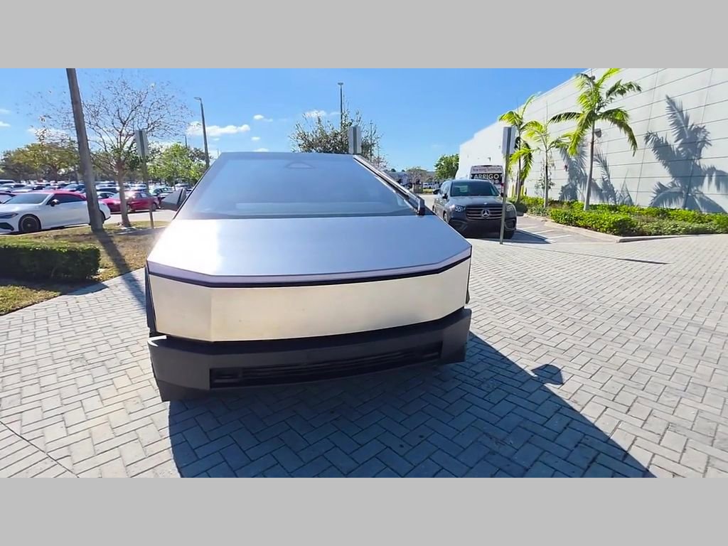 Used 2024 Tesla Cybertruck AWD Crew Cab image 41