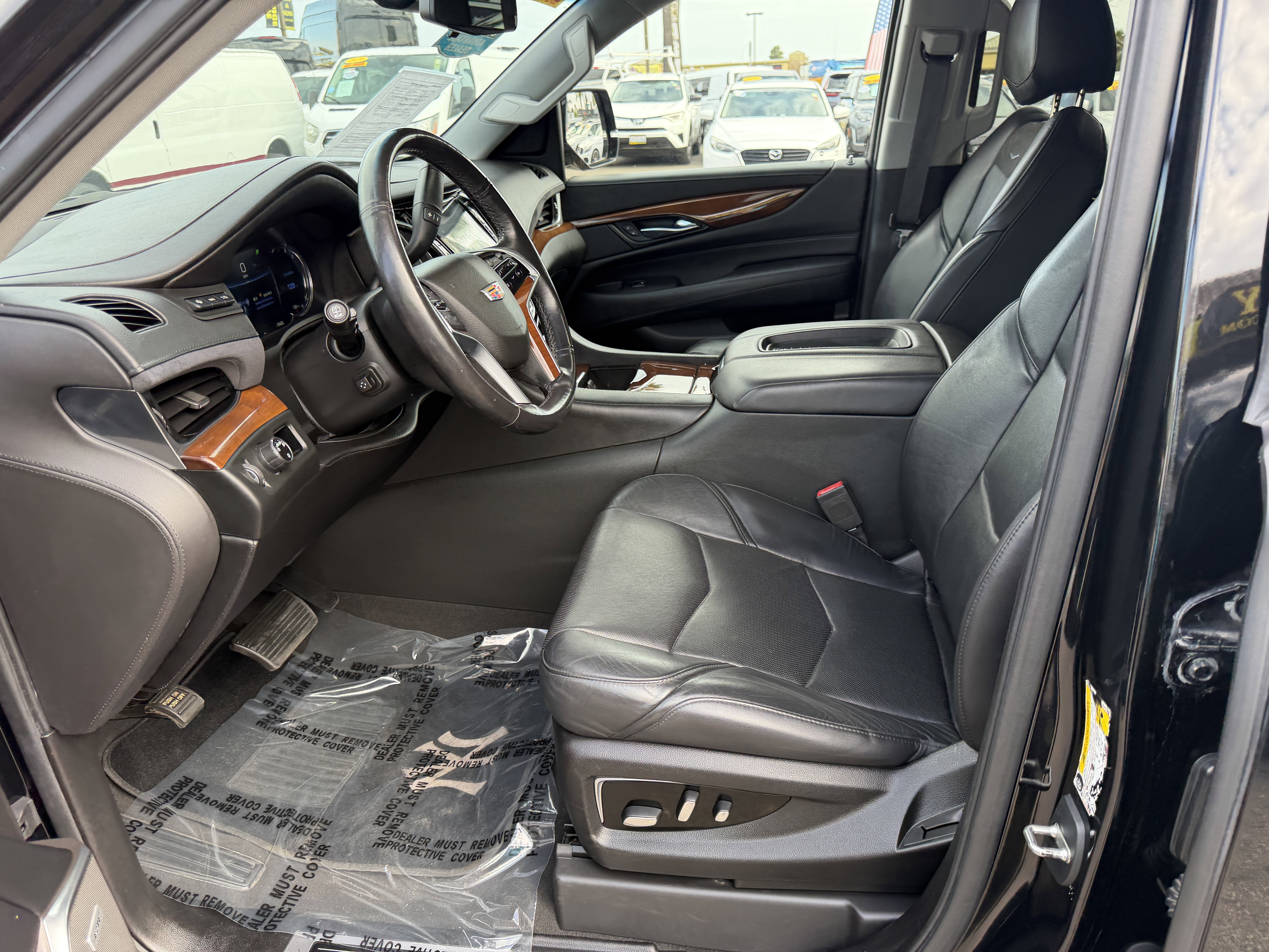 Used 2019 Cadillac Escalade ESV Luxury RWD image 21