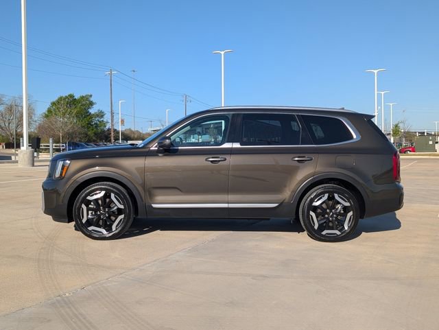 Used 2025 Kia Telluride S AWD/4WD image 3
