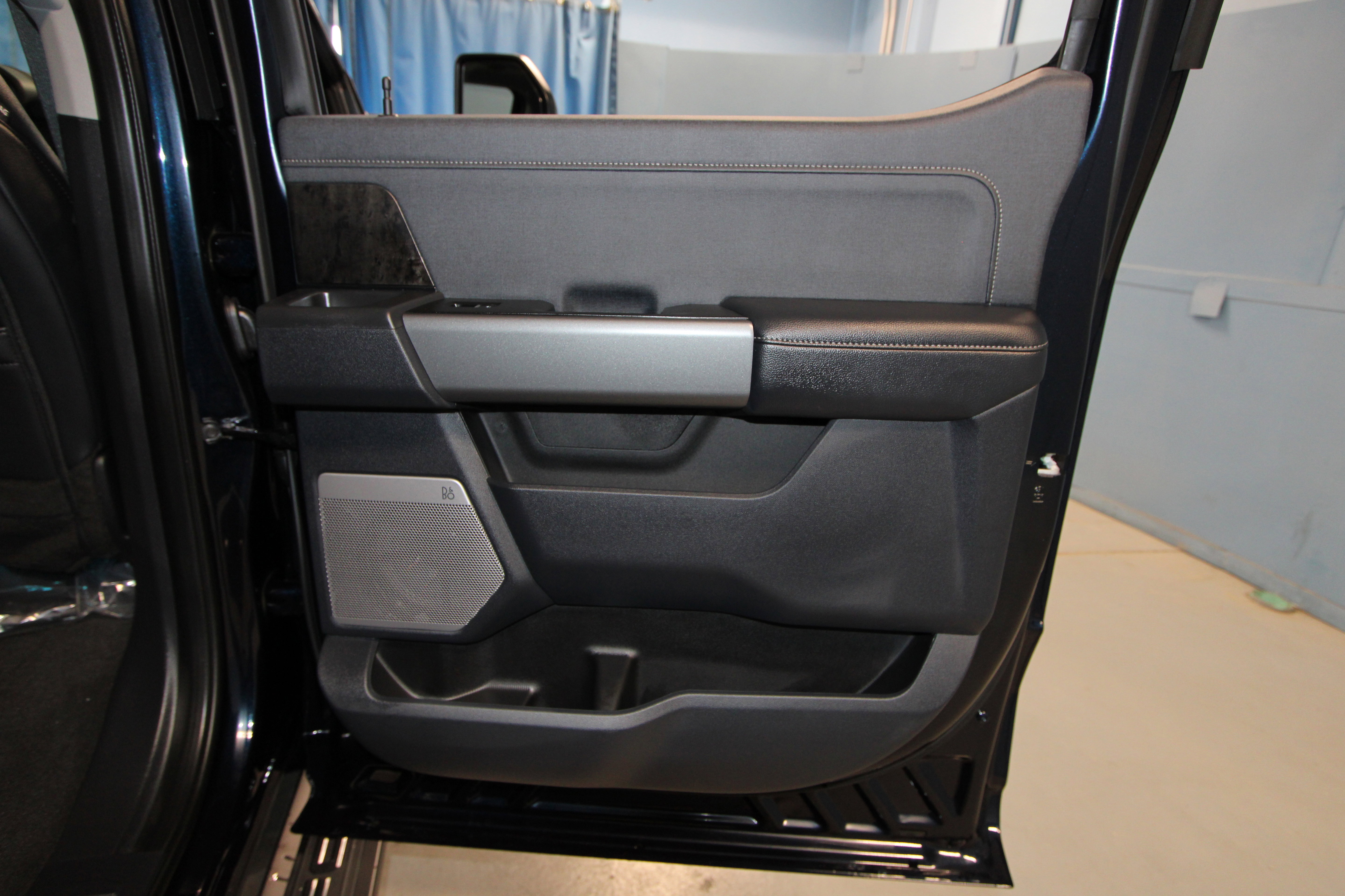 New 2025 Ford F350 Lariat w/ Lariat Ultimate Package image 27