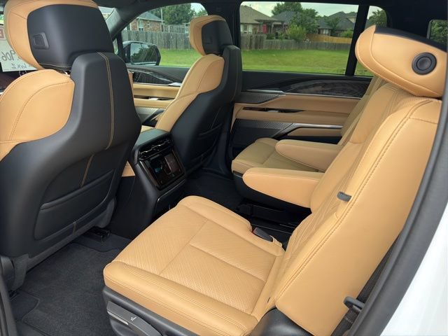 Used 2025 Cadillac Escalade IQ Luxury 2 AWD/4WD image 18