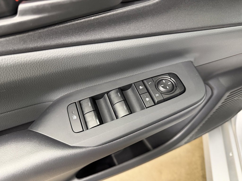 Used 2023 Toyota Prius LE image 10