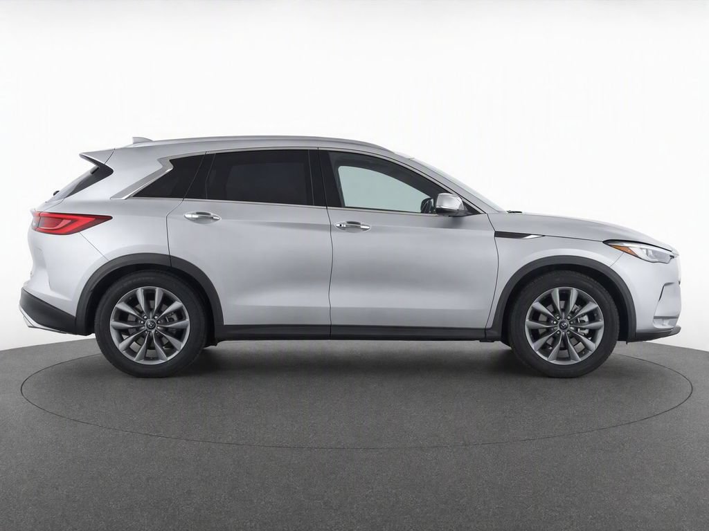 Used 2021 INFINITI QX50 Luxe FWD image 2