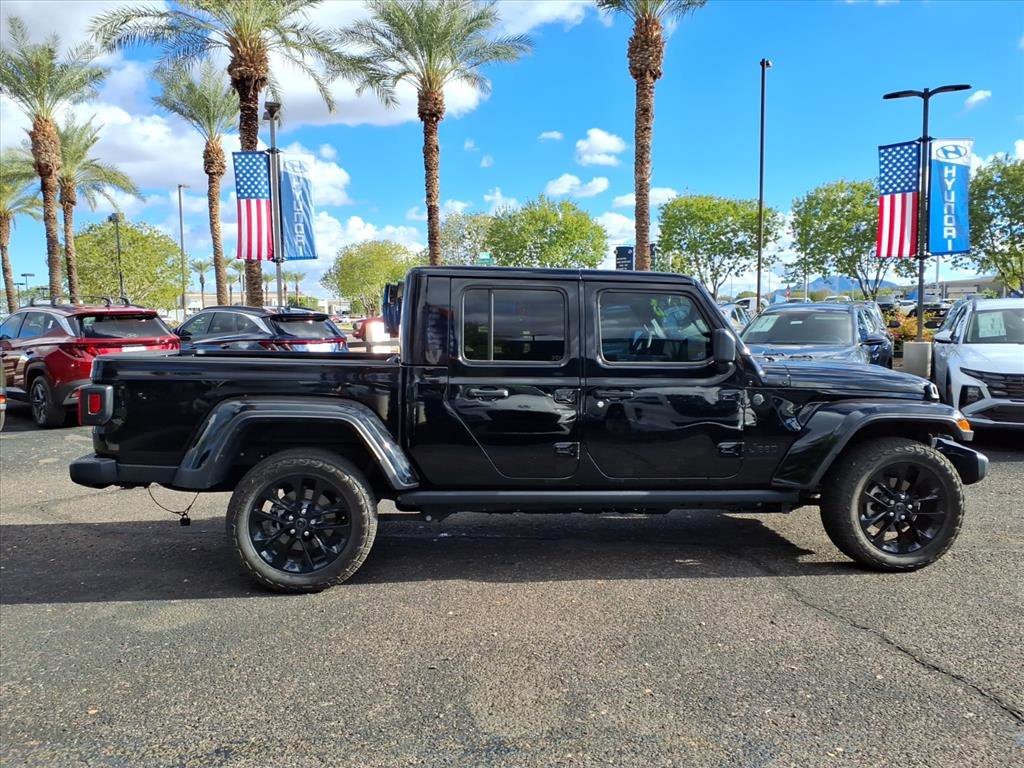 Used 2025 Jeep Gladiator Sport image 4