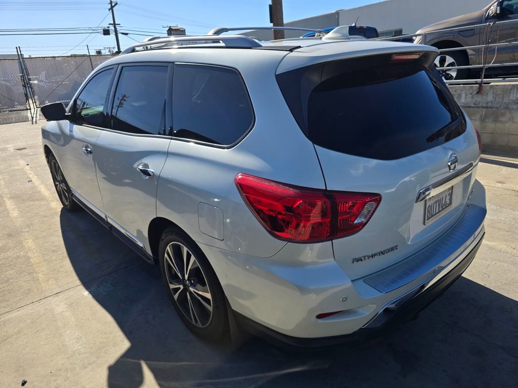 Used 2020 Nissan Pathfinder Platinum image 6