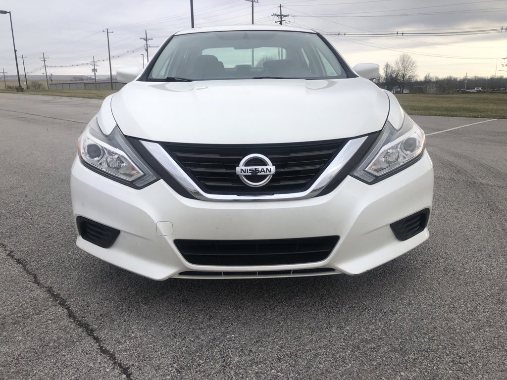 Used 2016 Nissan Altima 2.5 S w/ Interior Lighting Package image 2
