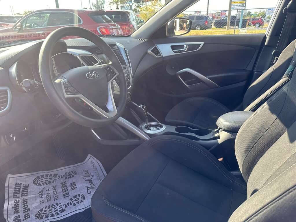 Used 2015 Hyundai Veloster FWD image 14