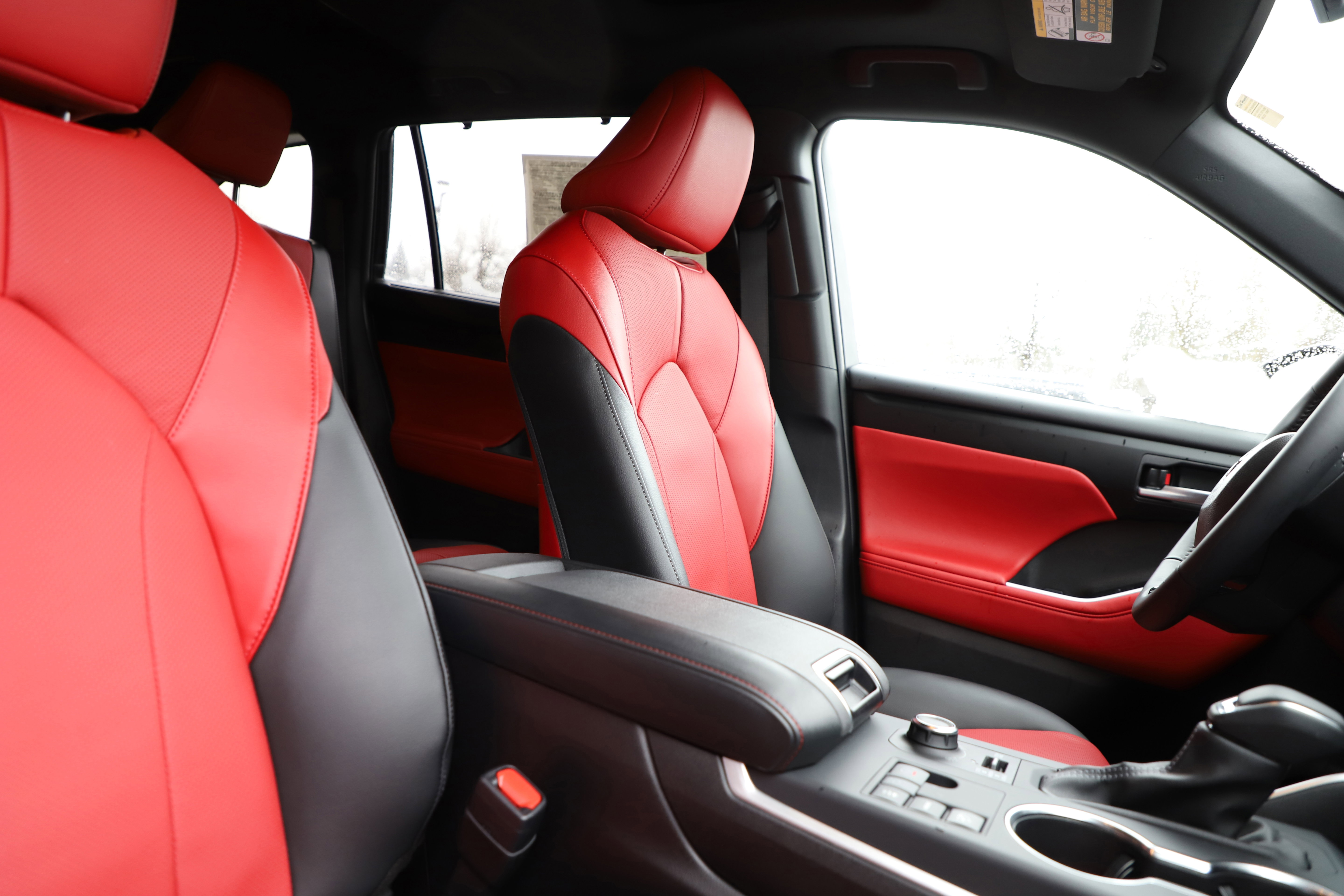 Used 2025 Toyota Highlander XSE image 11