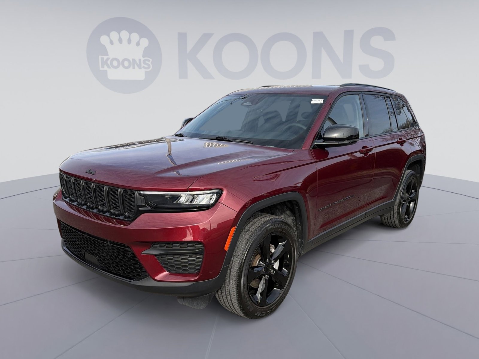 Used 2023 Jeep Grand Cherokee Altitude image 1