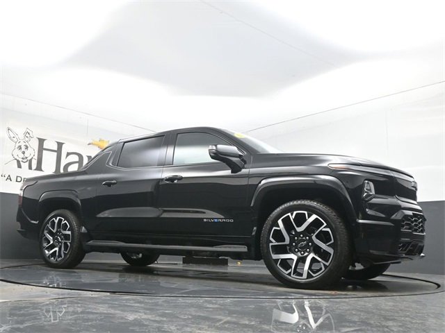 Certified 2024 Chevrolet Silverado EV RST image 3