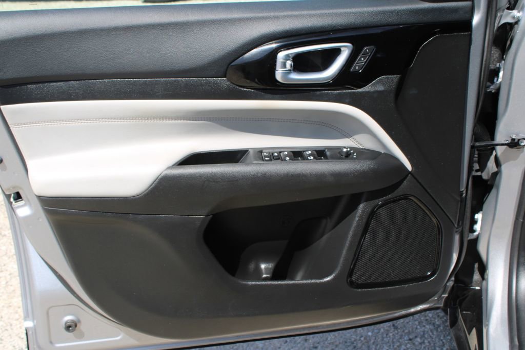 Used 2023 Jeep Compass Limited w/ Elite Group image 34