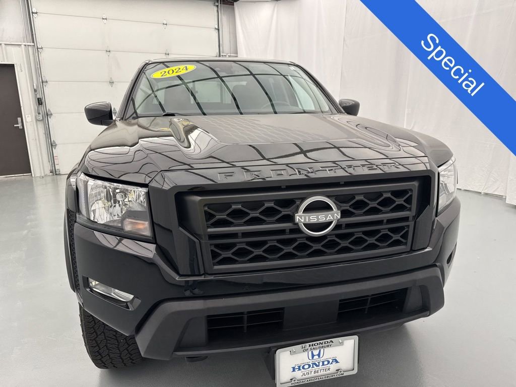 Used 2024 Nissan Frontier SV w/ Hardbody Edition AWD/4WD image 2