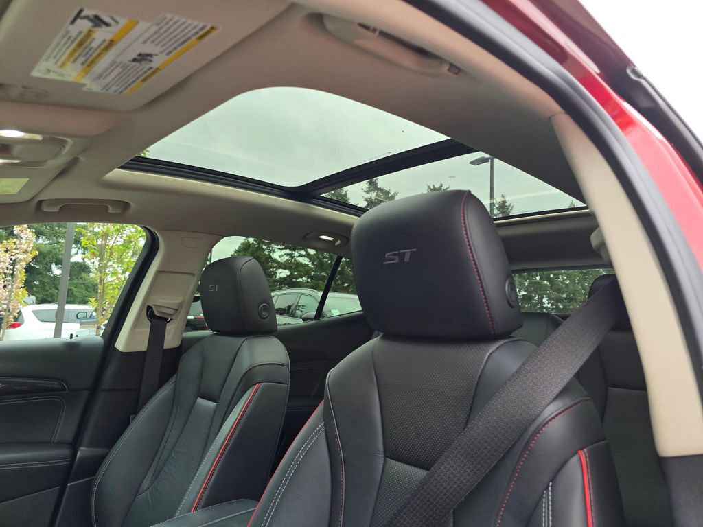 Used 2023 Buick Envision Essence w/ Sport Touring Package AWD/4WD image 22