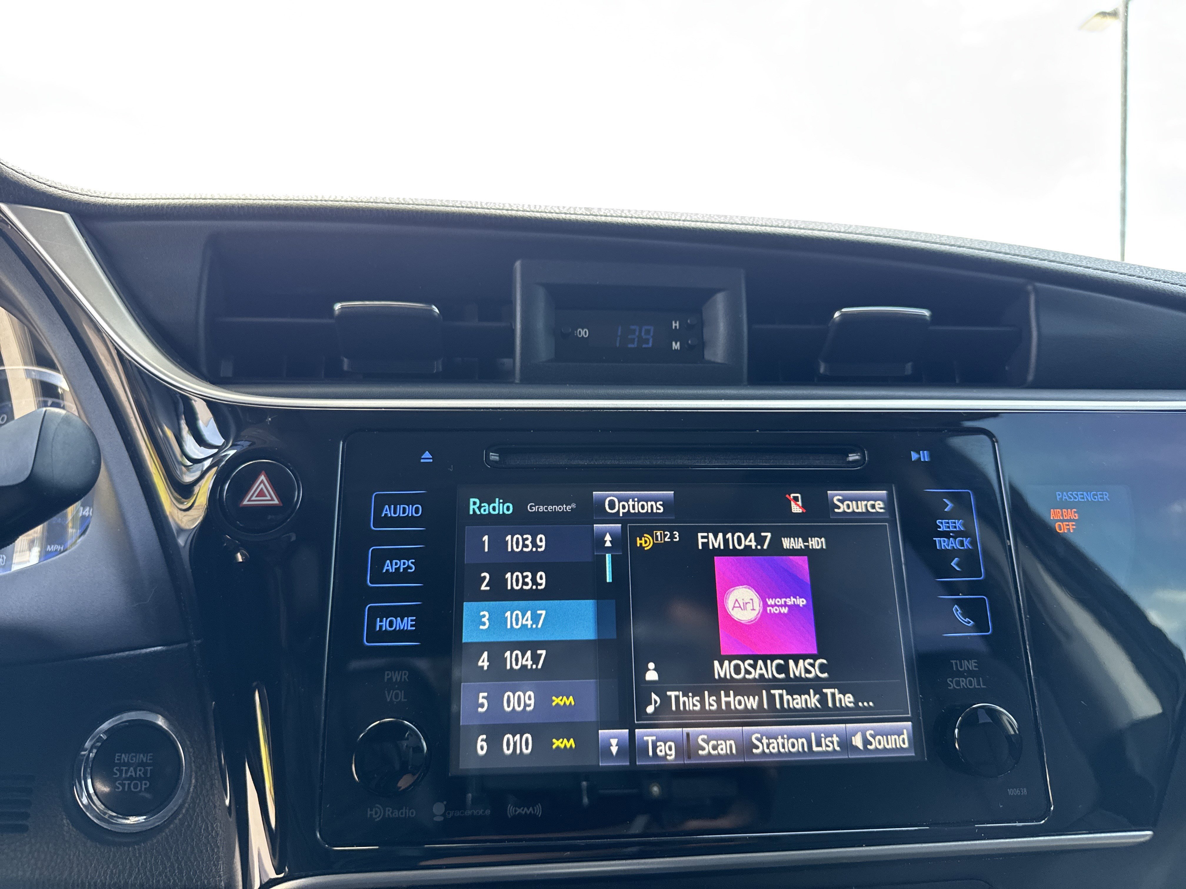 Used 2019 Toyota Corolla SE w/ SE Premium Package FWD image 23