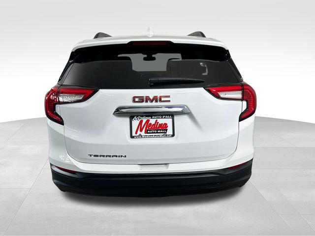 Used 2023 GMC Terrain SLE w/ Driver Convenience Package image 6