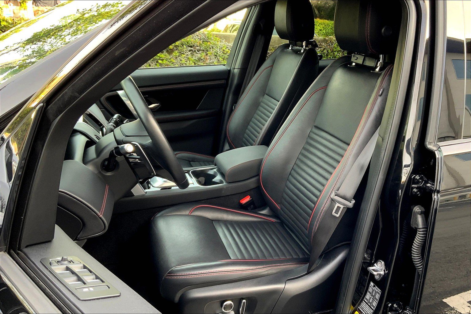 Certified 2022 Land Rover Discovery Sport S R-Dynamic AWD/4WD image 8