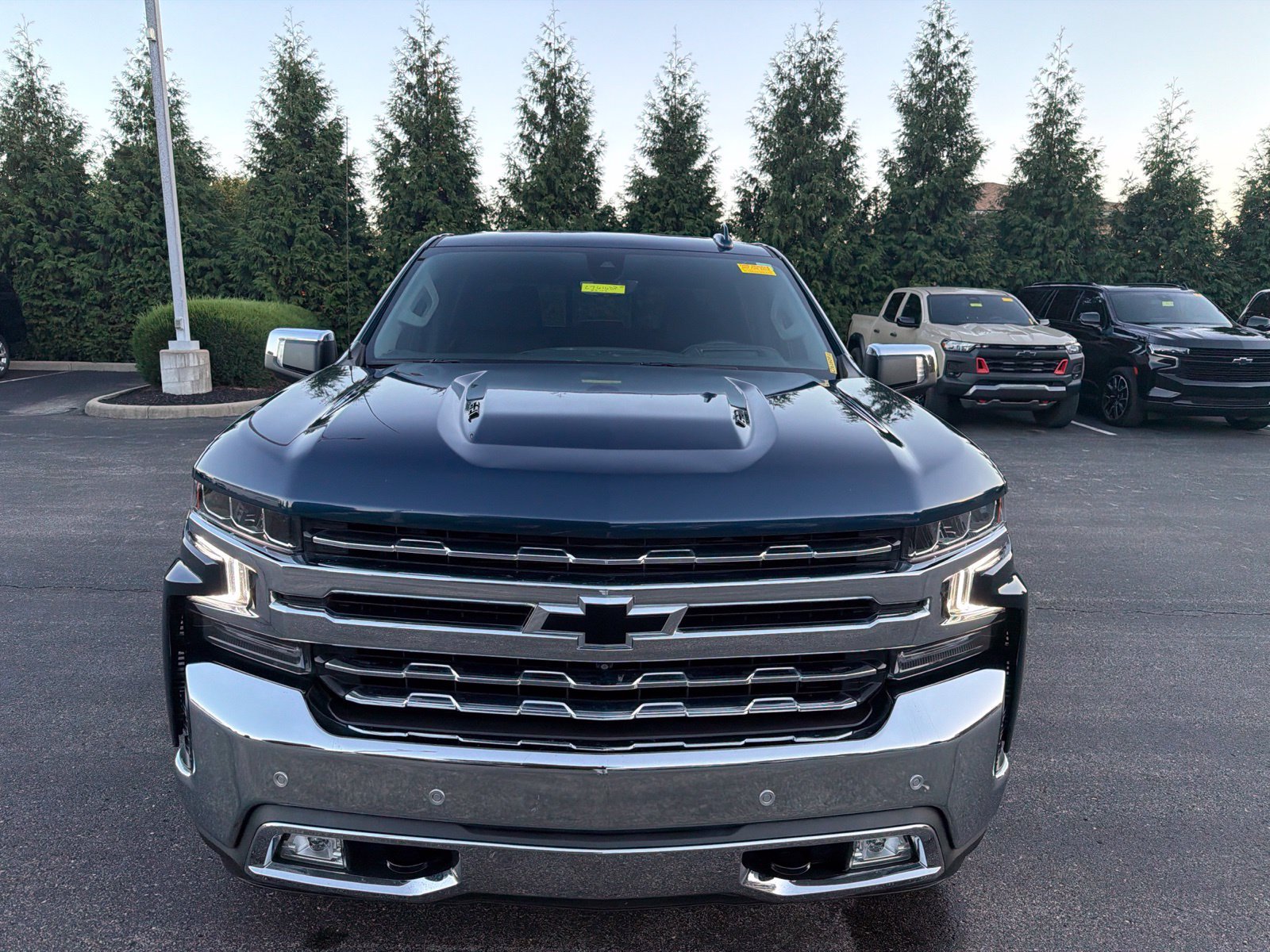 Used 2021 Chevrolet Silverado 1500 LTZ w/ Technology Package AWD/4WD image 8