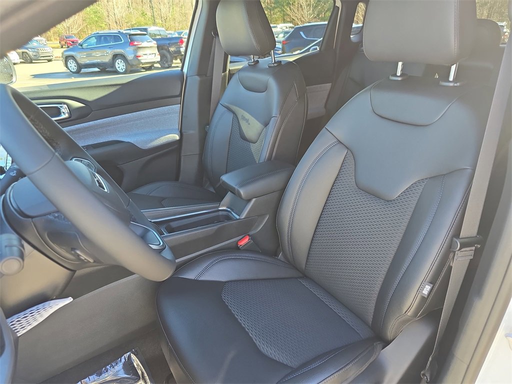 New 2026 Jeep Compass Latitude image 16