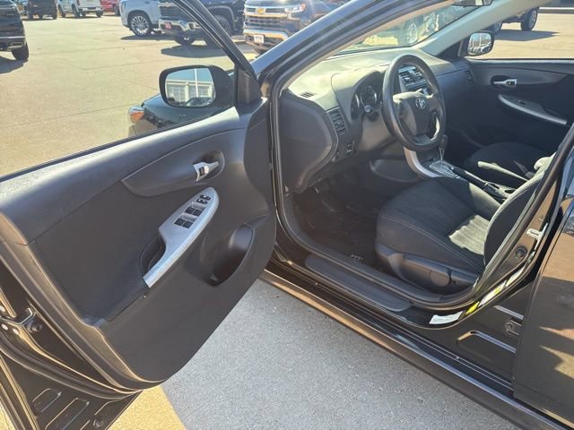 Used 2013 Toyota Corolla S image 9