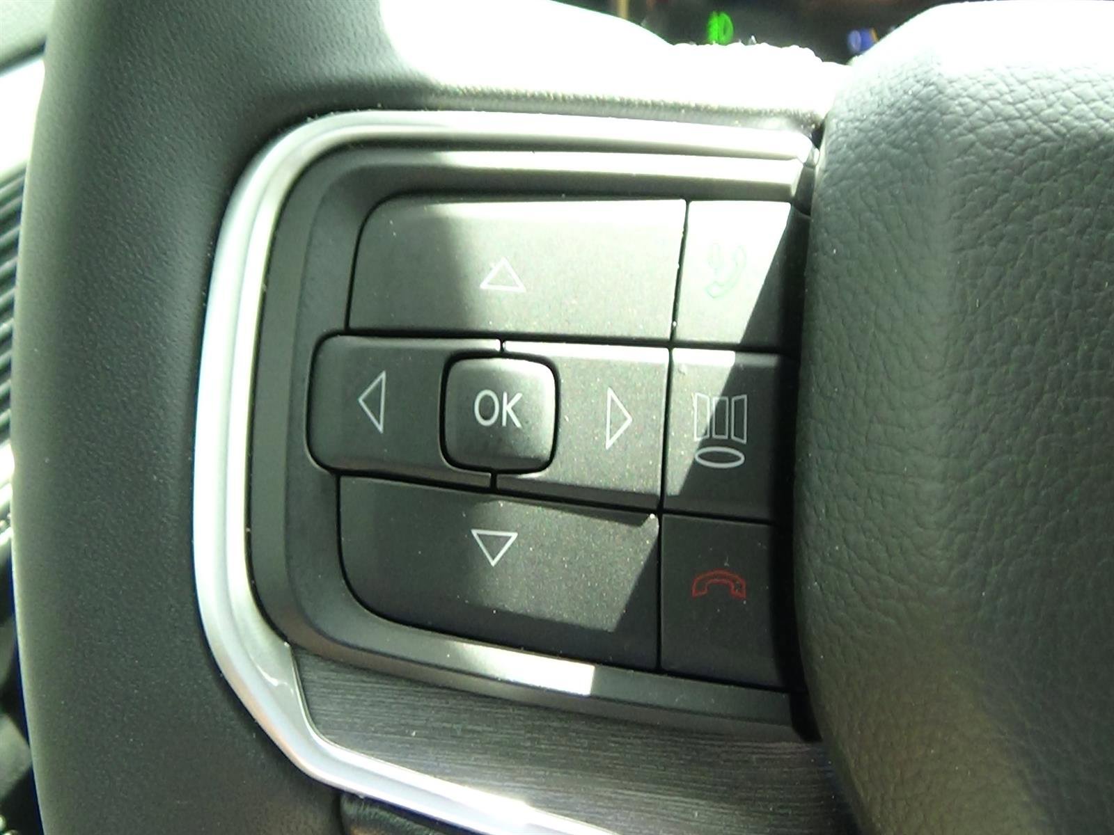 Certified 2025 Jeep Wagoneer L 4WD image 23