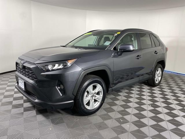 Used 2021 Toyota RAV4 XLE w/ Convenience Package image 4