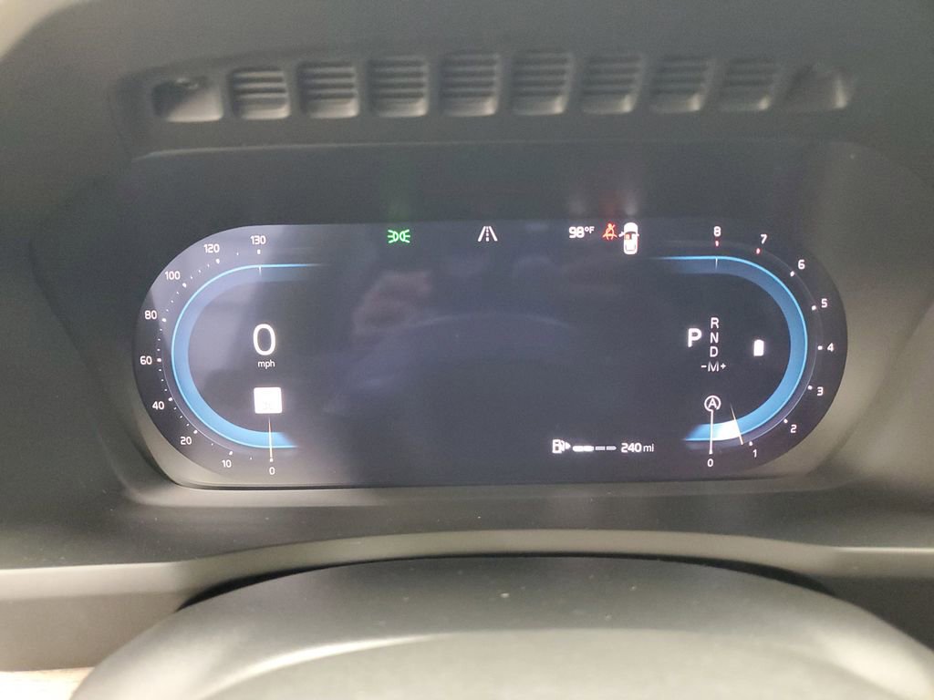 New 2025 Volvo XC90 B6 Core w/ Climate Package image 27