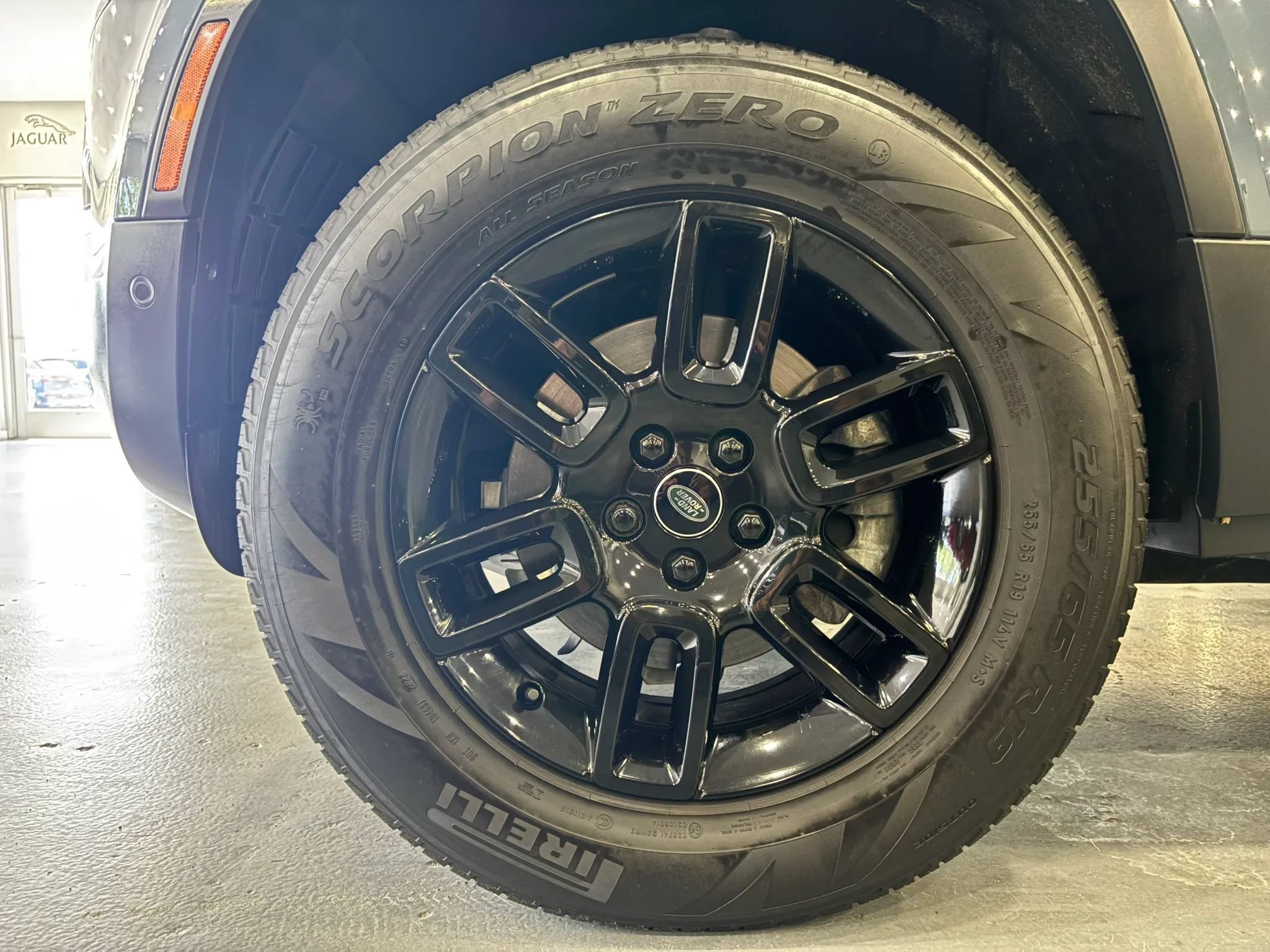 Used 2023 Land Rover Defender 110 S AWD/4WD image 59