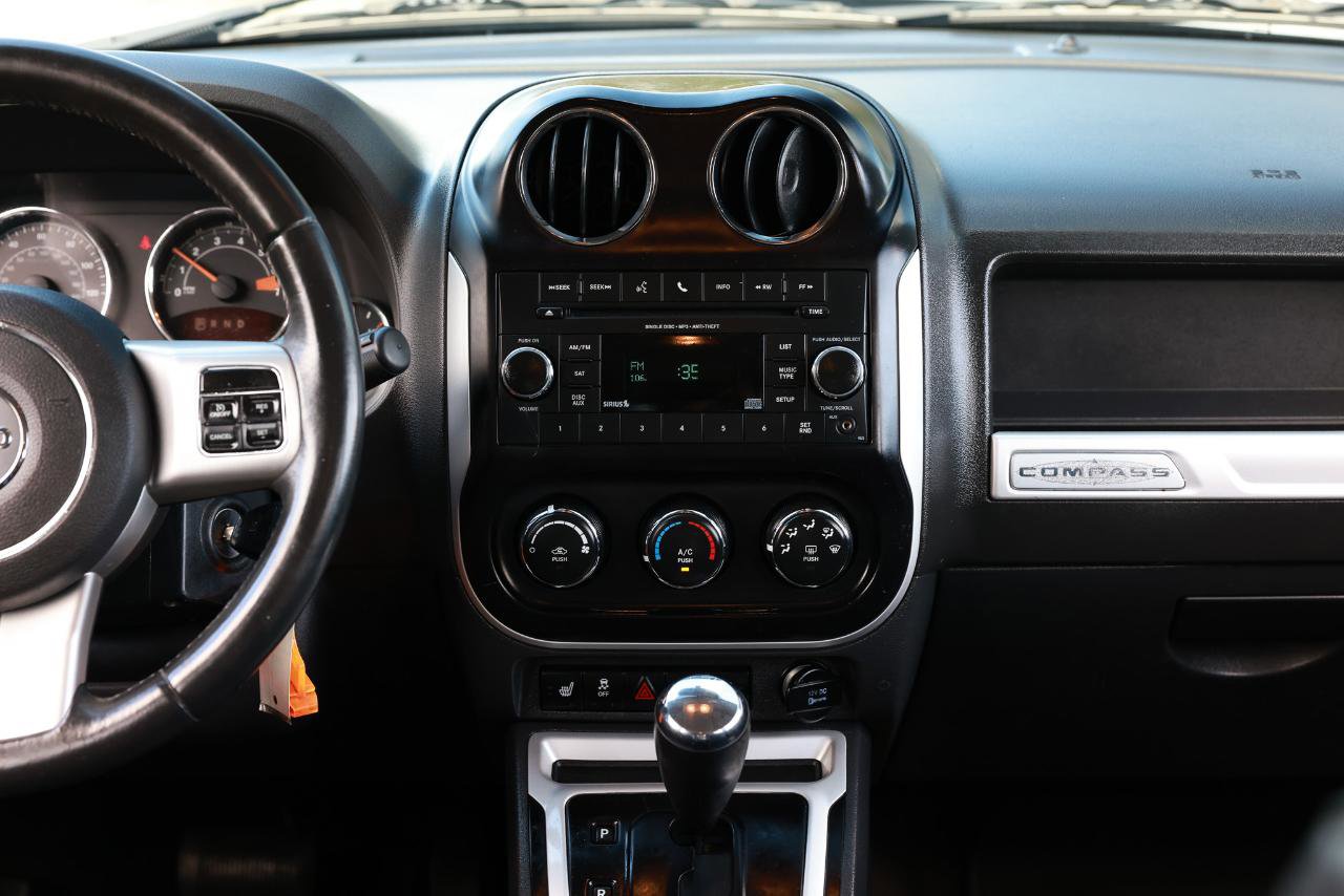 Used 2016 Jeep Compass Latitude image 32