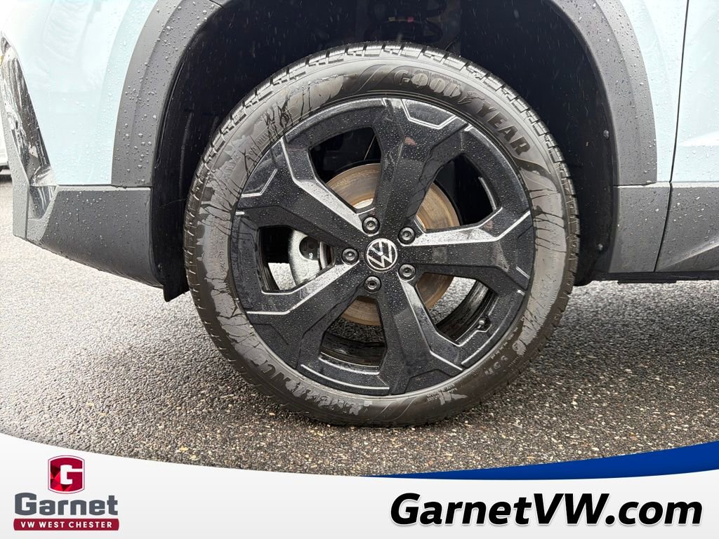 New 2026 Volkswagen Taos SE image 22